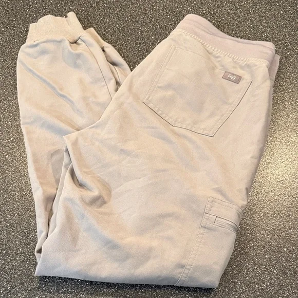 Figs Technical Collection Scrub Joggers in Gray - size Small - Picture 7 of 7